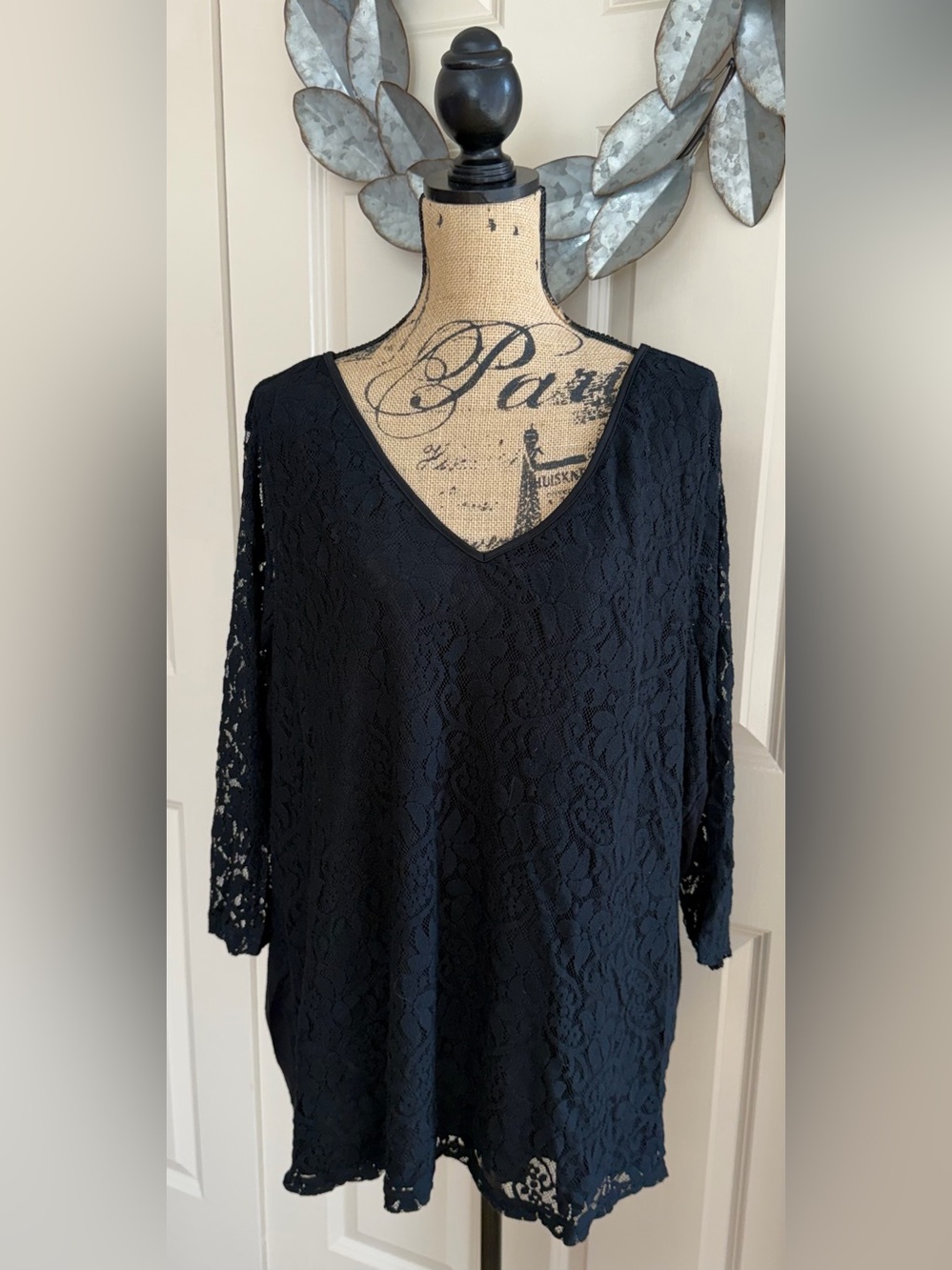 181: Lane Bryant Black Lace V-Neck Tunic Top - 26/28